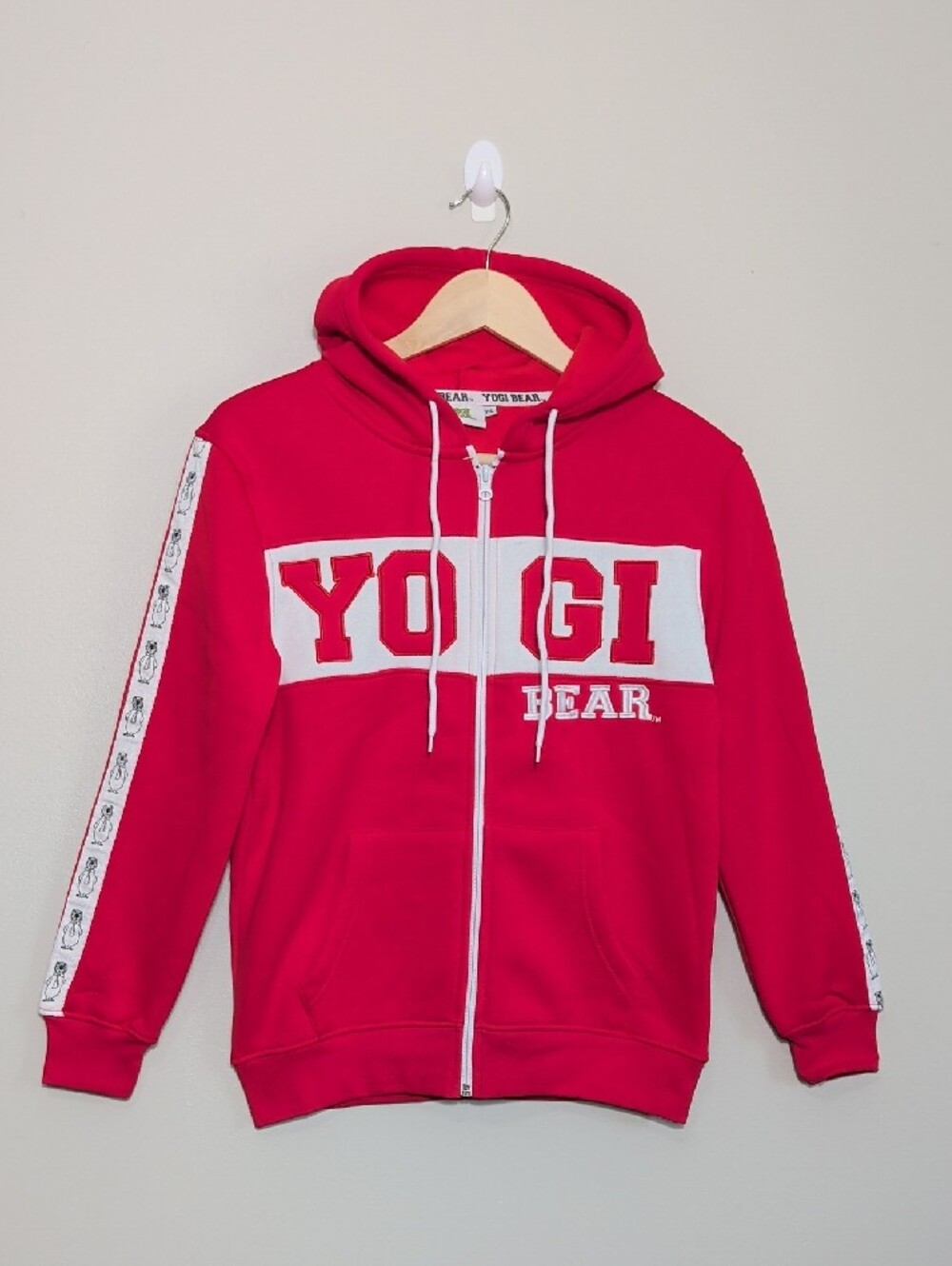 Yogi Bear Jellystone Park Warner Bros Women's Red Zip-Up Hoodie Medium NWT